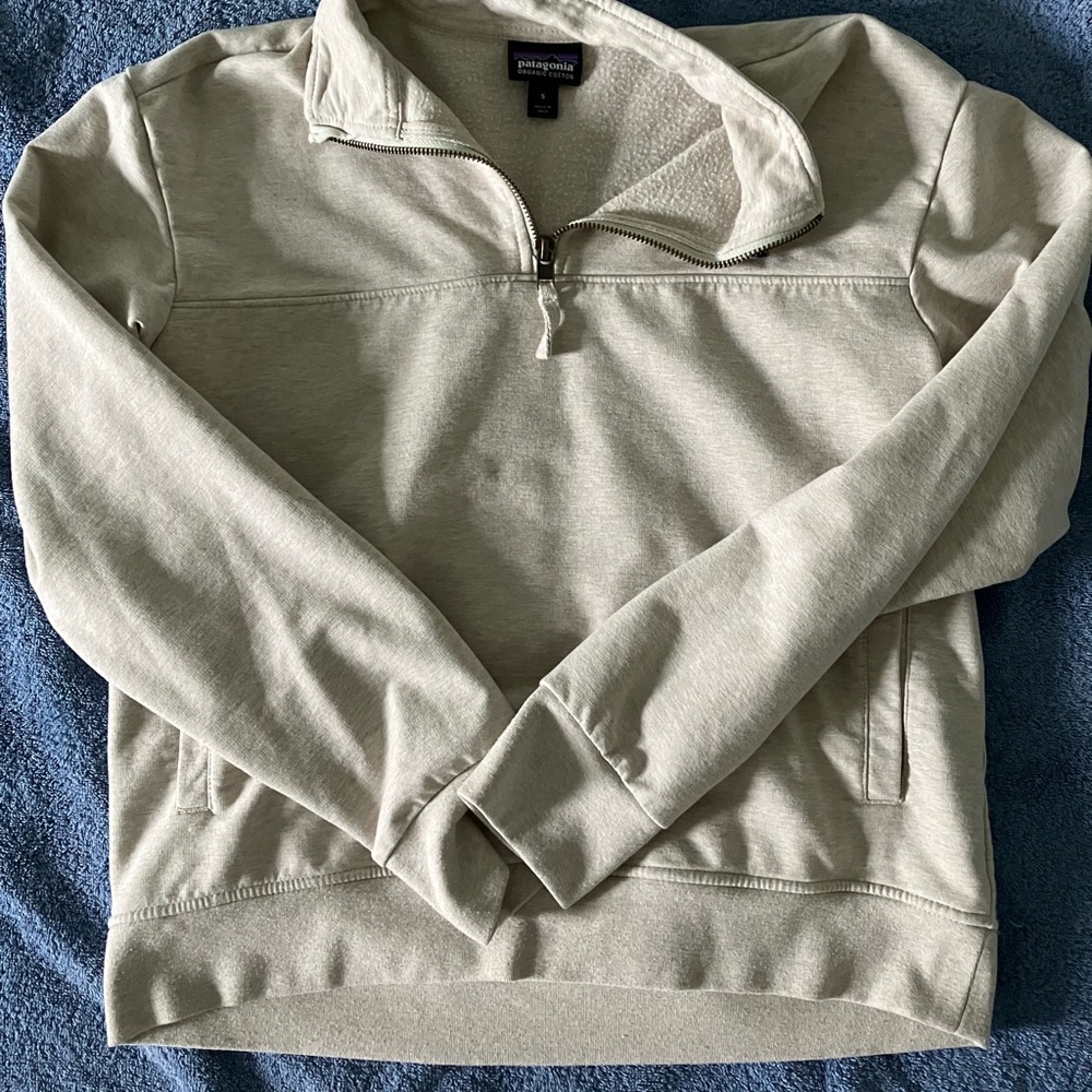 Patagonia pullover!